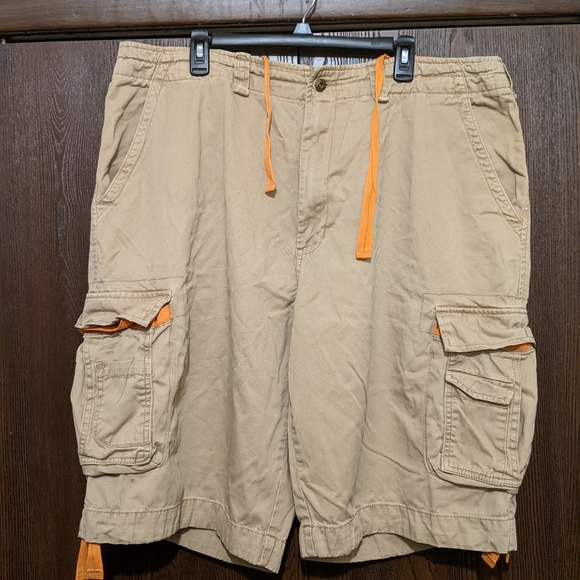 Cargo Shorts - Picture 3 of 4